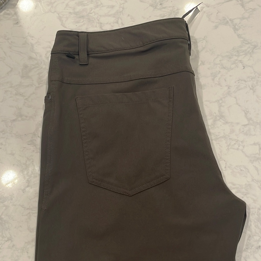 Lululemon ABC Classic Pant 33/34” Olive/Army Green